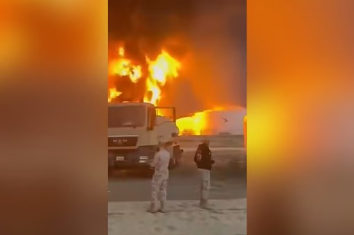 কুয়েত বিমানবন্দরে ইরানের ড্রোন হামলায় ভয়াবহ আগুন, এবার ২-৩ সপ্তাহের মধ্যে যুদ্ধ শেষ করতে বললেন ট্রাম্প